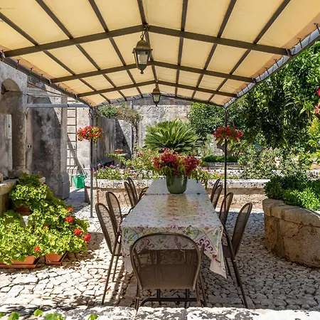 Aguglie Con Piscina Villa Modica