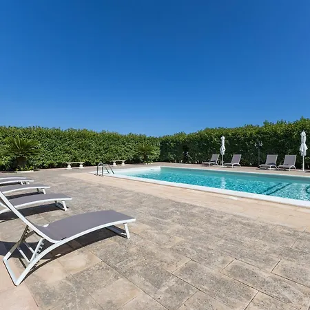 Villa Aguglie Con Piscina